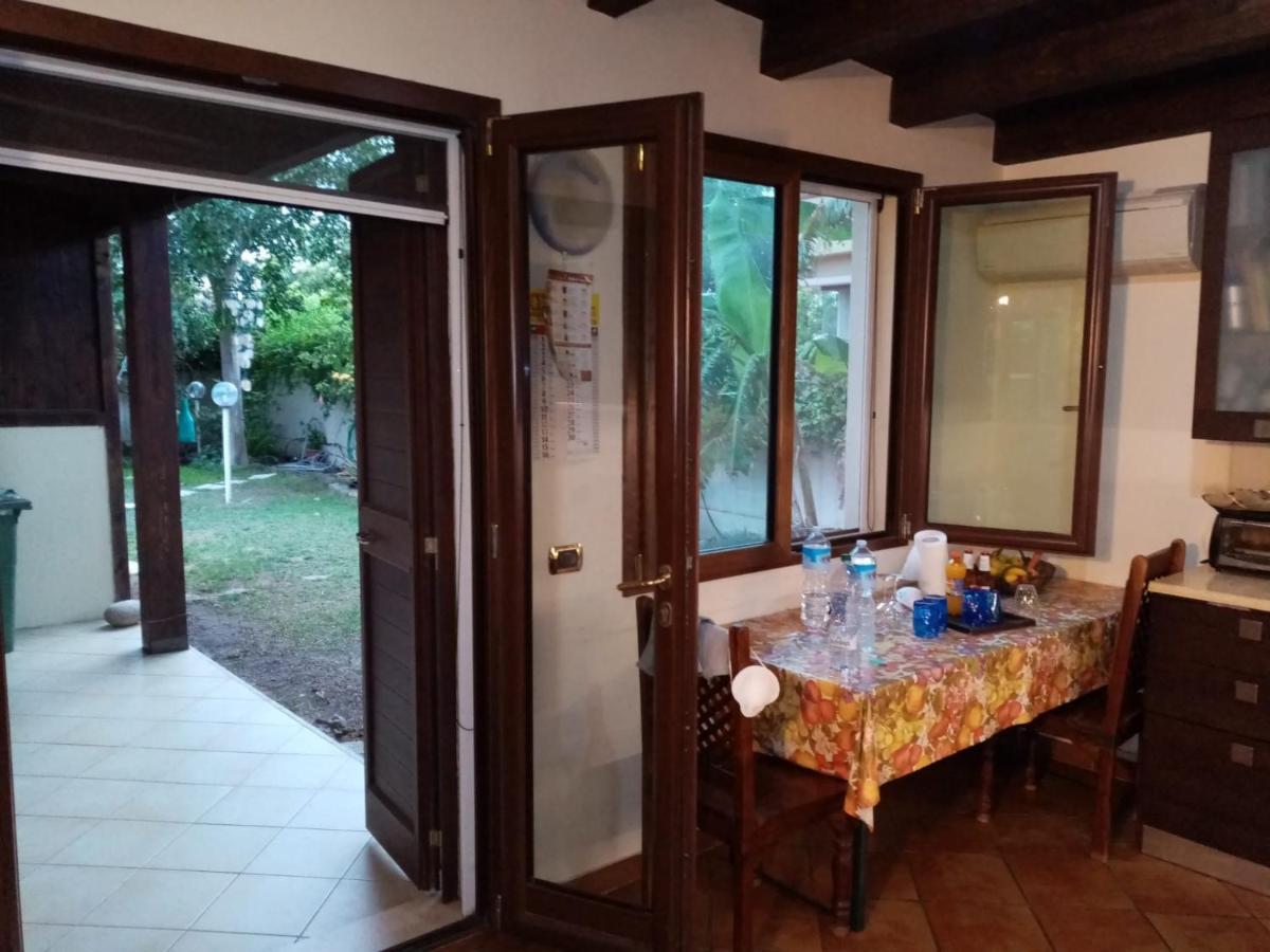 Brezza Di Mare Appartamento In Villa Con Giardino E Spiaggia ,Casa Vacanze Al Mare Quartu Sant'Elena Luaran gambar